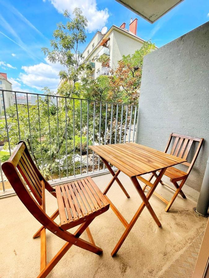 Muzeta11 - Modern Town Apartment With Balcony Vienna Exterior photo